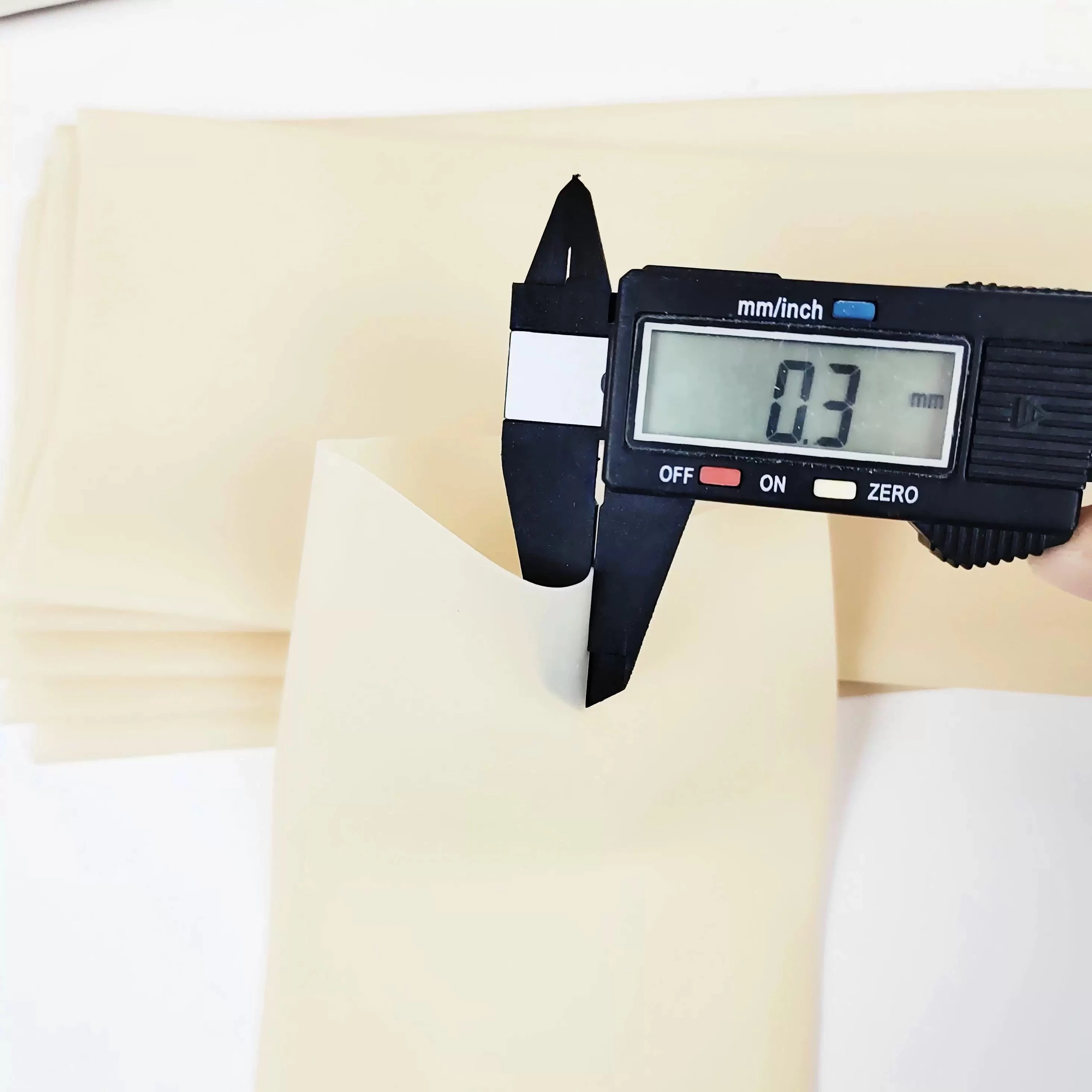 membranes, latex, metric sizes (thicknesses of 0.3 mm)